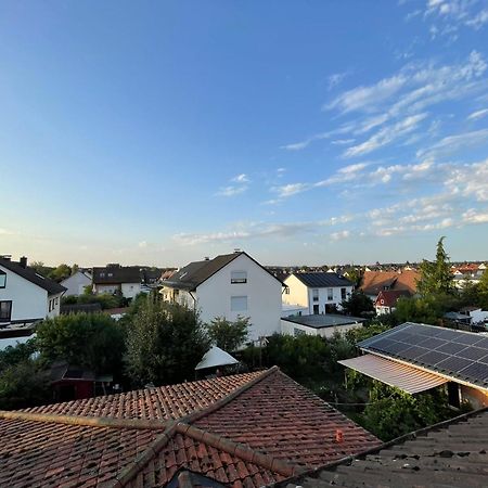 Messe- Und Ferienwohnung Feucht Bagian luar foto