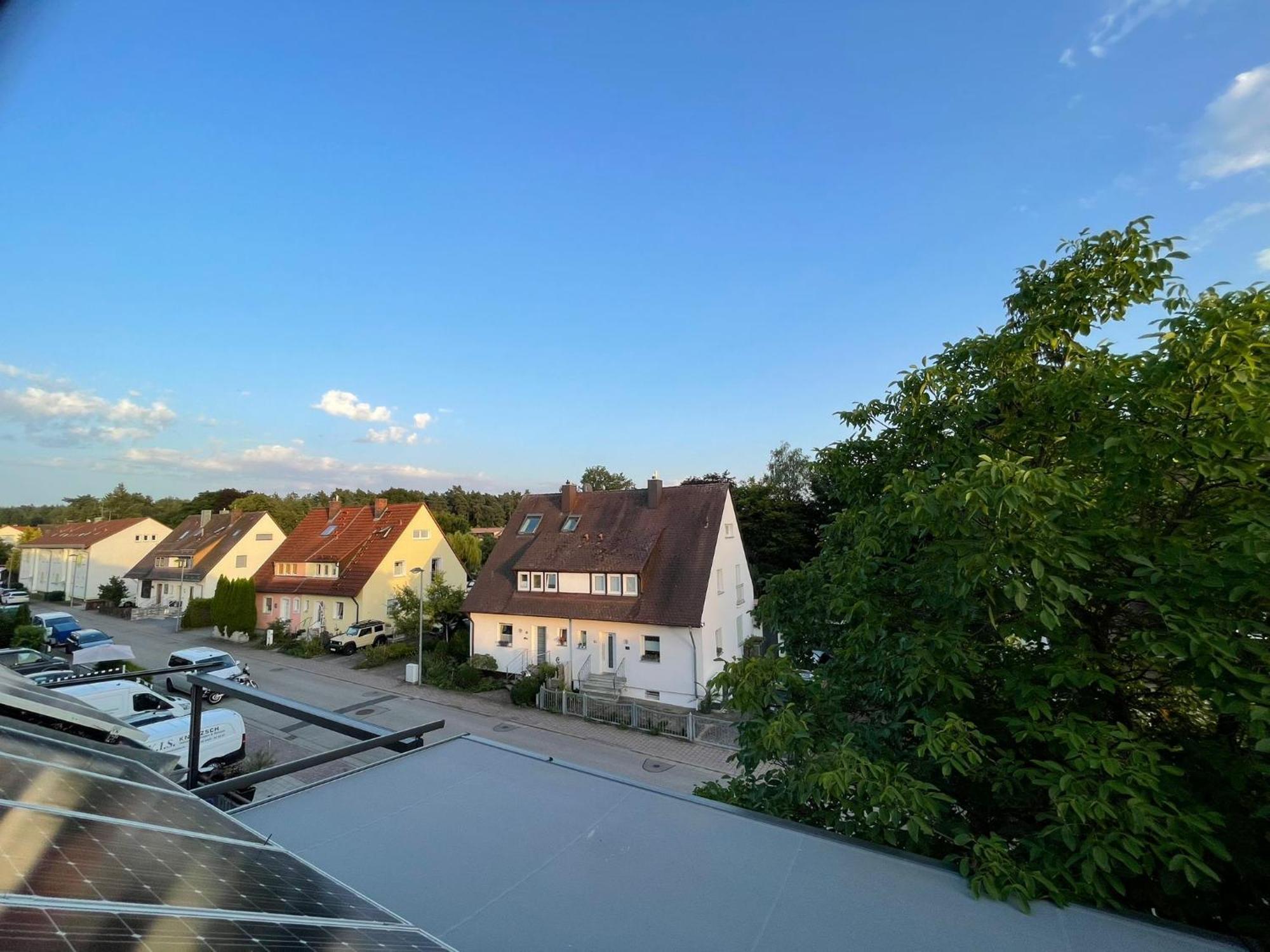 Messe- Und Ferienwohnung Feucht Bagian luar foto